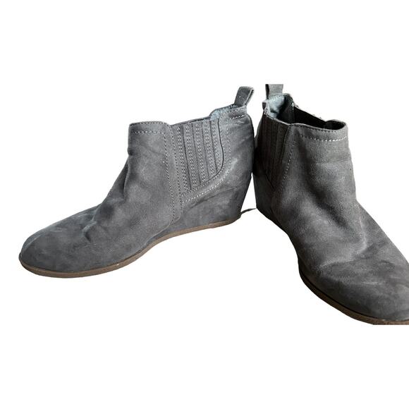 Dolce Vita Womens Boots Gray 8M Bootie 2.5" Wedge Heel Round Toe Suede EUC - Picture 2 of 11